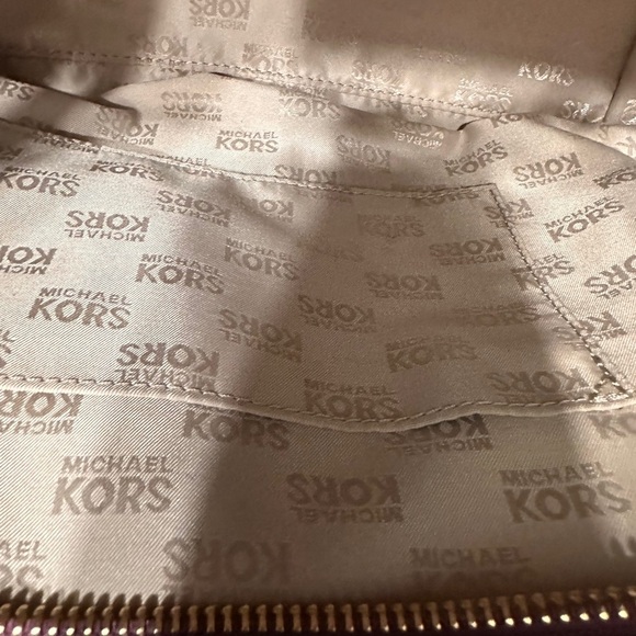 Michael Kors wine colored Satchel with Gold Hardware - Picture 9 of 13